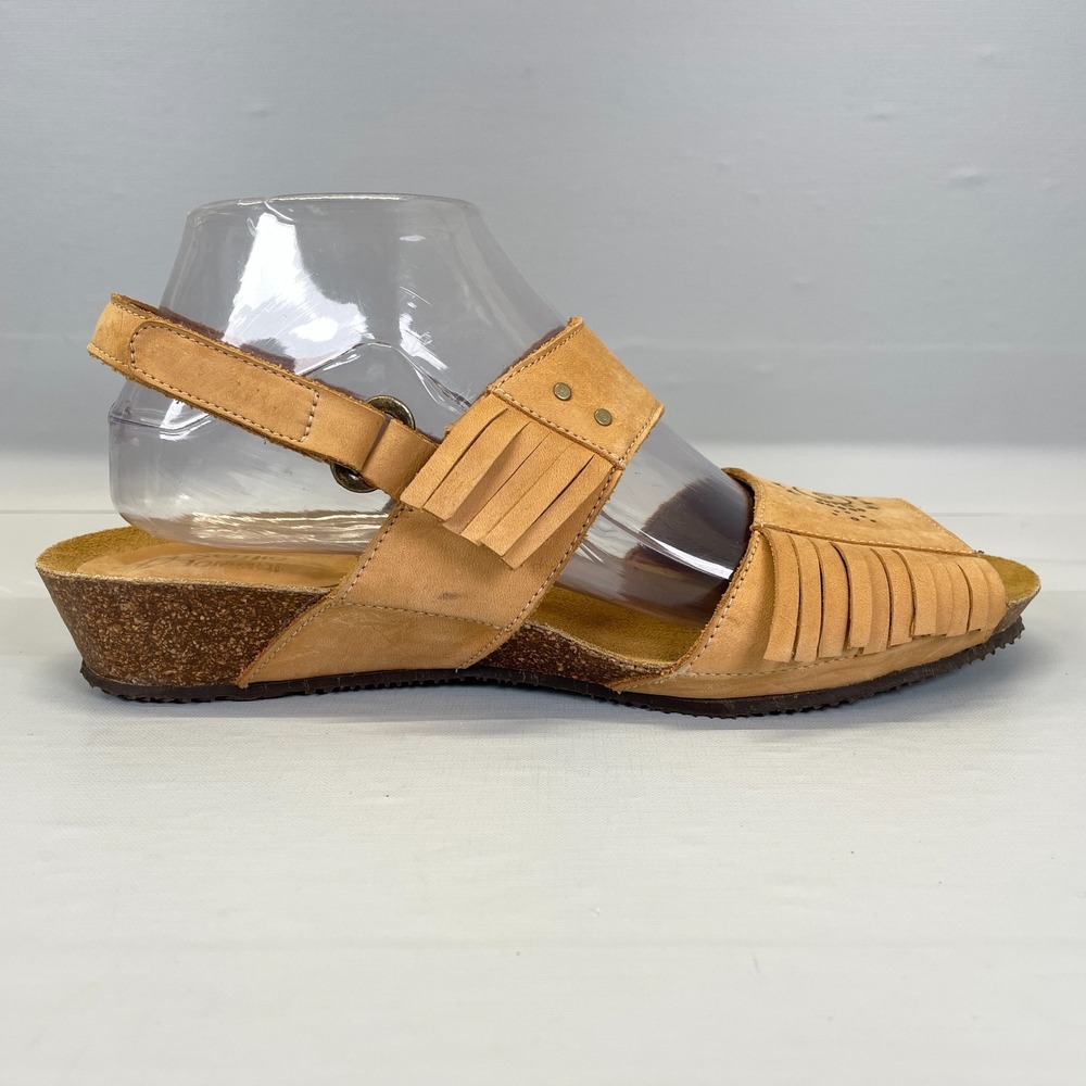 Sergio Tomani Slingback Wedge Sandals Womens Size 41 Amarillo Leather Fringe